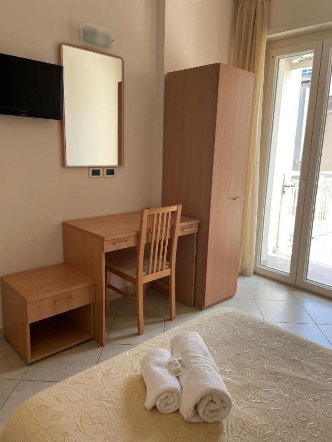Hotel Favorita Cesenatico Εξωτερικό φωτογραφία