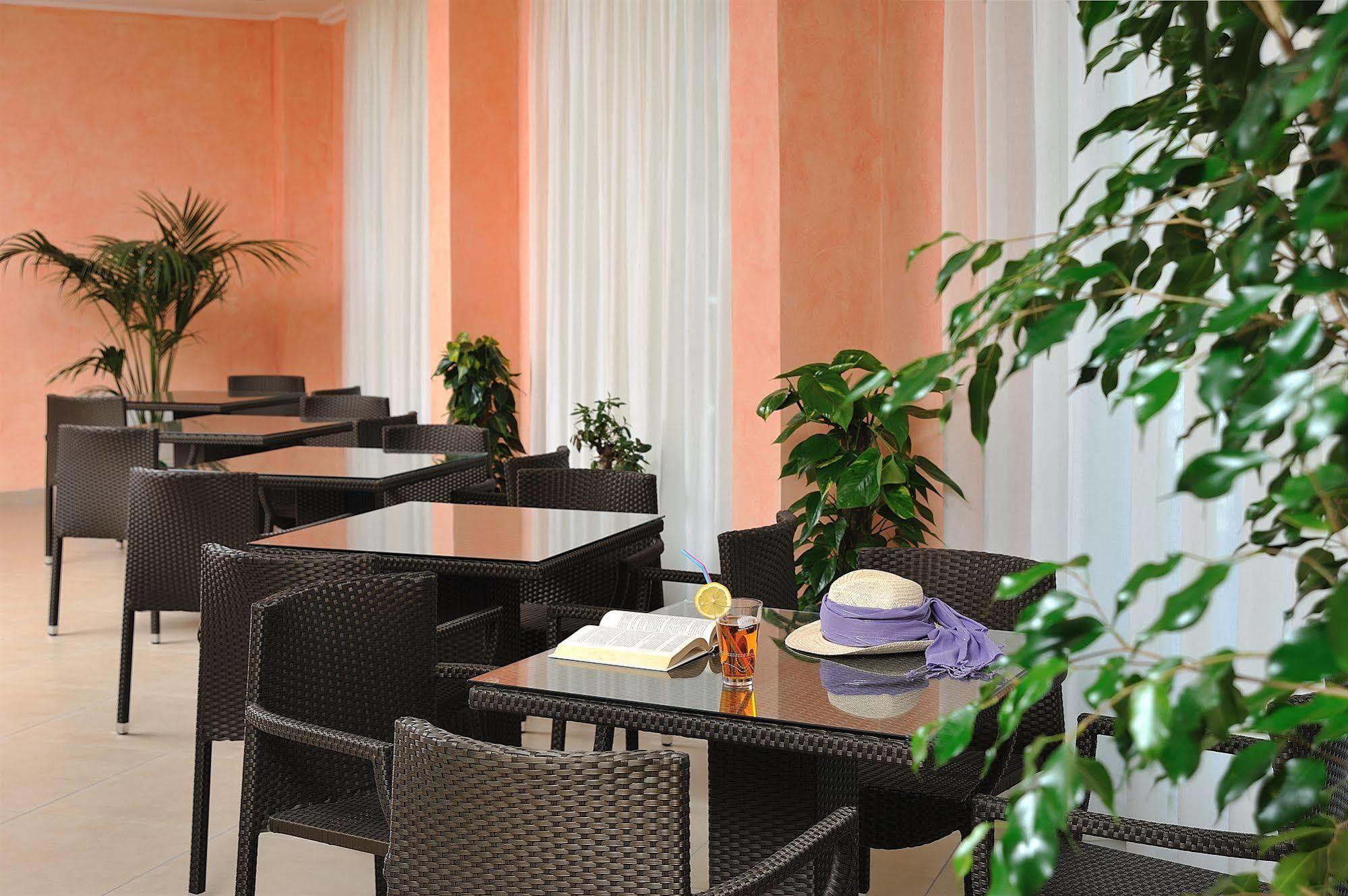 Hotel Favorita Cesenatico Εξωτερικό φωτογραφία