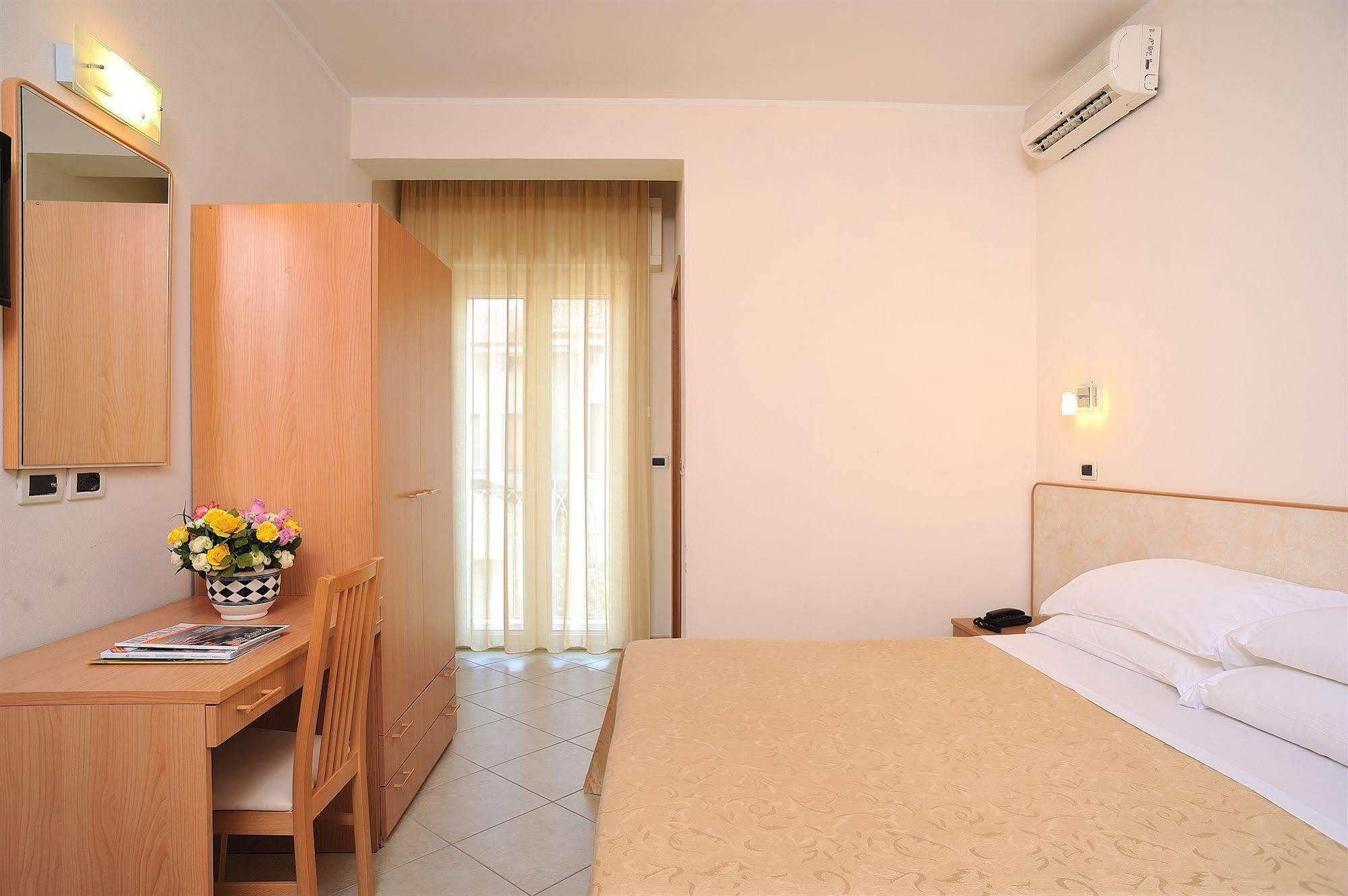Hotel Favorita Cesenatico Εξωτερικό φωτογραφία